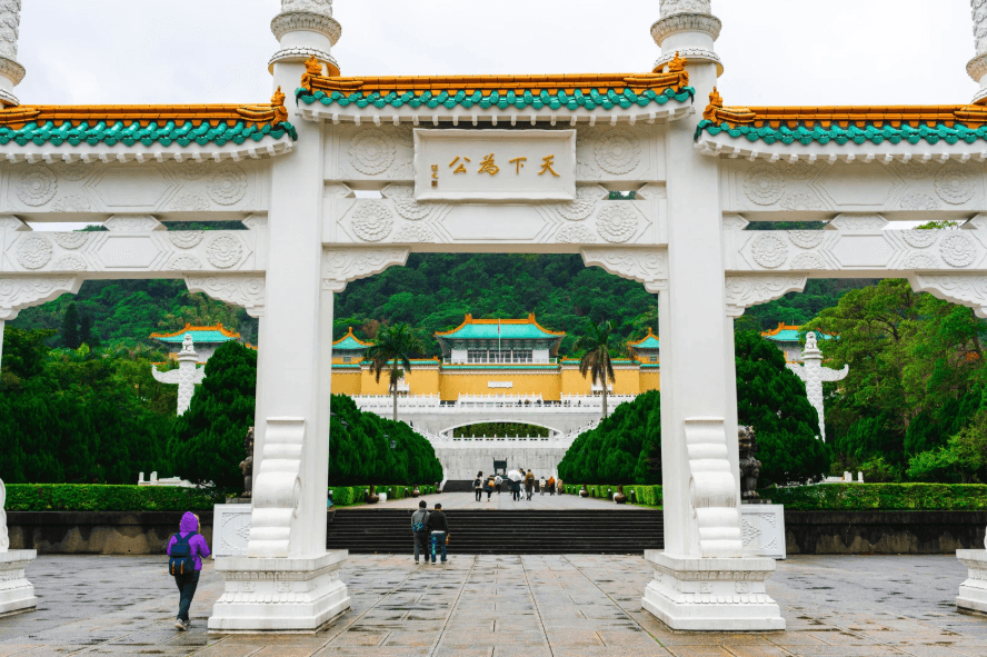 Day 4: Volunteer Service and Cultural Treasures: From Local Warmth to City Skylines