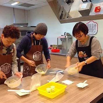 Day 9: High-Speed Rail Experience, Taoyuan City Shopping & Night Market Food Tour