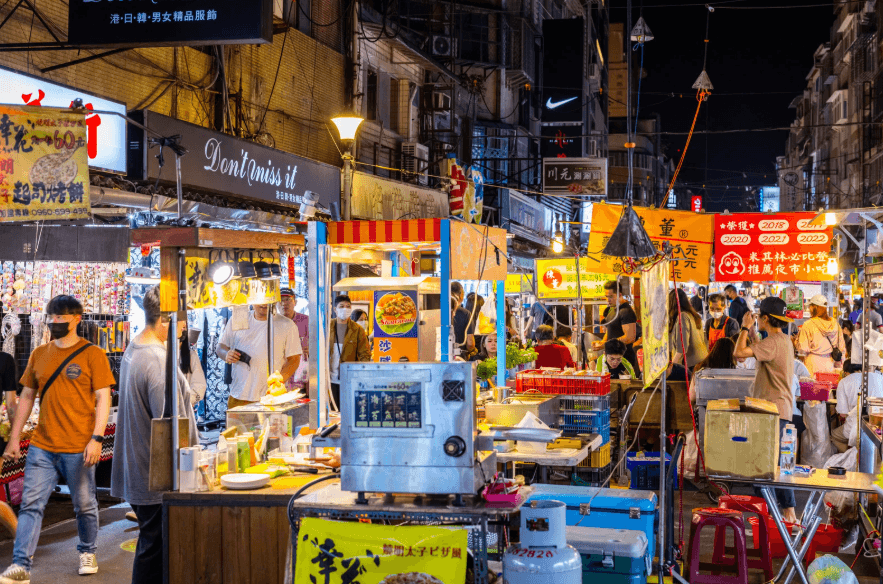 Day 9: High-Speed Rail Experience, Taoyuan City Shopping & Night Market Food Tour